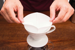 The V60 coffee pot: the method and history of filter coffee